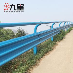 三層波形護(hù)欄